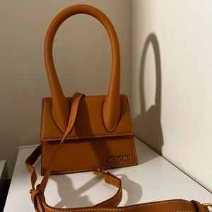 AUTHENTIC! Jacquemus Le Chiquito Moyen/Top-Handle Bag / Color: Terracotta